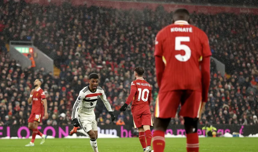 The Premier League Title Picture: Too Early to Count Out Manchester United?